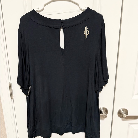 NWT Star Wars Galactic Starcruiser Chandrila Star Line shirt black XL - Picture 3 of 8